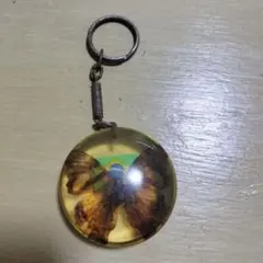蝶々のキーホルダー　金具錆あり