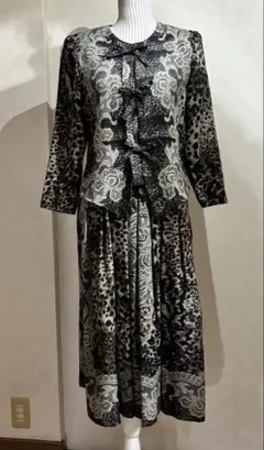 セットアップ*アニマル×レース柄ポリエステル、ウール混紡