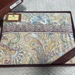 ETRO ペイズリー柄　羽毛肌掛け布団 150x200cm エトロ❤︎ETRO Home 羽毛肌掛けふとん 150x210cm - メルカリ