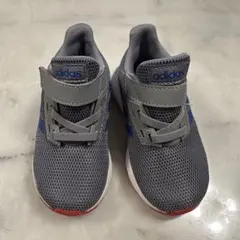 adidas kids スニーカー