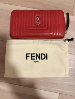 FENDI キルティング レッド長財布 保存袋付きのサムネイル