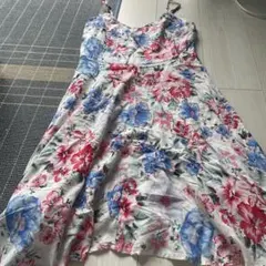 花柄スリーブレスワンピース（青、赤、白）