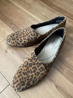 美品】Clarks レオパード柄 スリッポン - メルカリ