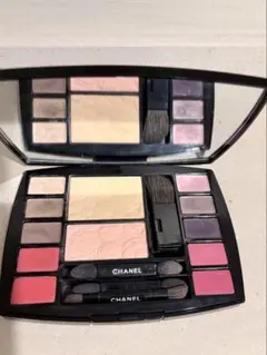 CHANELシャネル・メイクパレット
