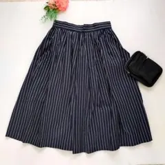 i243　ジャーナルスタンダード ストライプ柄 　フレアスカート 紺　【38】のサムネイル