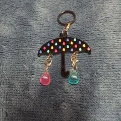 傘型アクリルキーホルダー 水滴付き