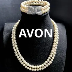 AVONエイボン　パールとリボンモチーフのネックレスとブレスレットのセット