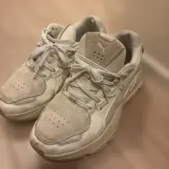 PUMA スニーカー レディース