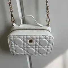 NICE CLAUP ホワイト キルティング ショルダーバッグ