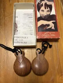 美品　箱入り　フラメンコ　パリージョ カスタネット　紐付き