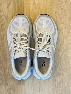 未使用美品 ON Cloudrunner ランニングジュース白 23..5cm - メルカリ