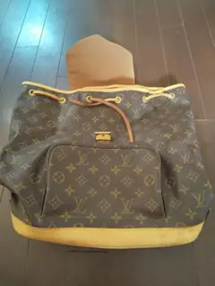 Item thumbnail for item e1c4a51d-a357-4b20-8e20-0c61130942b7