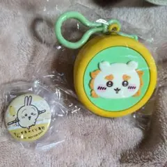 ちいかわ シーサーシリコンポーチとウサギ缶バッジセット