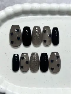 【現品】ネイルチップ ハートホロ ブラック ちゅるん ガーリー