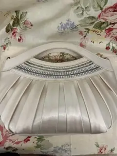 アイボリー プリーツ ハンドバッグ
