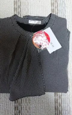 新品未使用ハニーズ長袖チェック柄シャツ