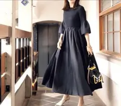 美品 THREE SQUARE リブニットドッキング フレアーワンピースネイビー