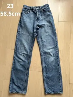 23 58.5センチ　ストレートハイライズジーンズ UNIQLO ブルー