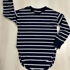 ネイビーとホワイトのストライプ長袖カットソー