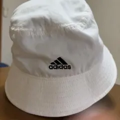 adidas バケットハット ホワイトのサムネイル