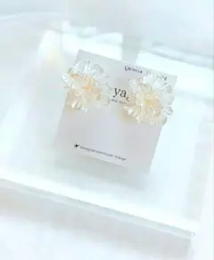 フラワー ホワイト ピアス イヤリング ブライダル 卒業式 ハンドメイド