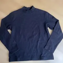 ユニクロ　黒　フリースハイネックT 140