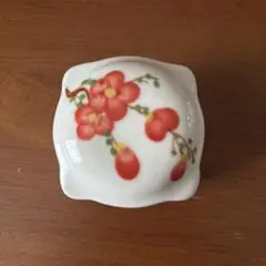 陶器小物入れ