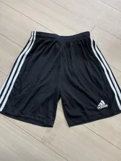 adidas ショートパンツ