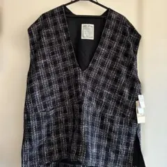 極美品、未使用品、黒と白のチェック柄 Vネックベスト 約30インチ