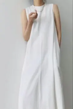 ノースリーブロングワンピース　白