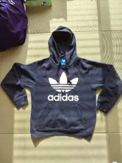adidas フード付きパーカー Sサイズ ネイビー