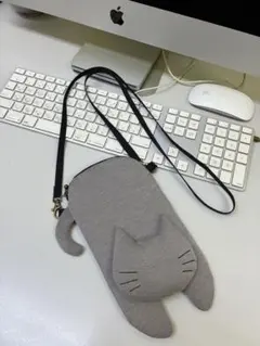 ハンドメイドスマホポーチ黒ひげ猫