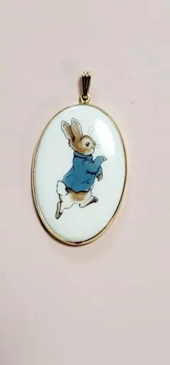 ピーターラビットWedgwood ボーンチャイナ ペンダント