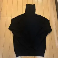 ユニクロ　カシミア100%タートルネック　ニットセーター　黒　M