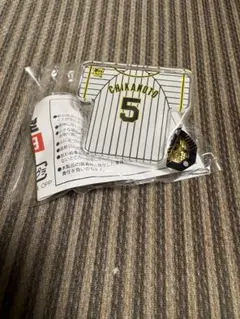 阪神タイガース 近本光司 選手ユニフォーム型 アクリルクリップのサムネイル