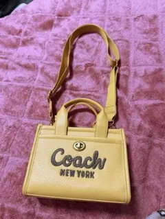 コーチ ミニカーゴトートバッグ