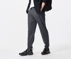 UNIQLO ウルトラストレッチアクティブジョガーパンツ　ダークグレー