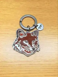 メゾンキツネ エナメルボールドフォックスヘッドメタルキーホルダー