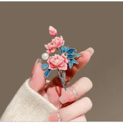 ブローチ花大人可愛いセレモニー中華シノワズリピンク上品アクセサリー牡丹パール白青