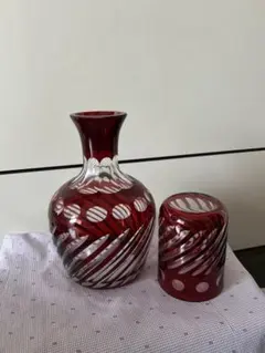 ガラス製水差し グラス 赤 レトロ 花瓶のサムネイル