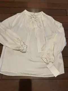 トゥモローランド　長袖ブラウス　新品