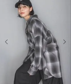 グレー系オーバーサイズチェックシャツ