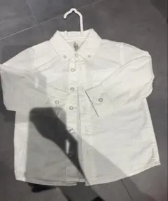 子供服　長袖シャツ