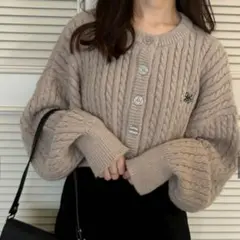 ロゴ刺繍ケーブルニットショート丈カーディガン［K9311d］