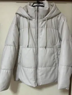 【美品】レザー生地フード付きホワイトダウンジャケット