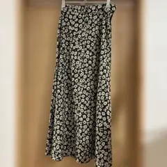 美品ローリーズファーム　フラワープリント 花柄スカート