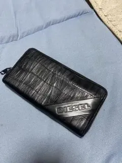 DIESEL 長財布 クロコ型押し ラウンドファスナー ブラックのサムネイル