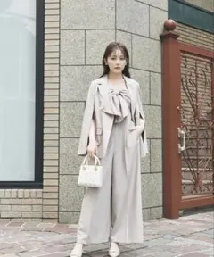 【新品未着用タグ有】リリアンカラット　オールインワン　ベージュ　リボン　キャミ