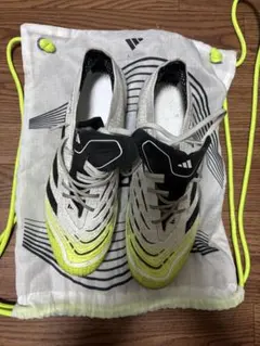 adidas PREDATOR サッカースパイク