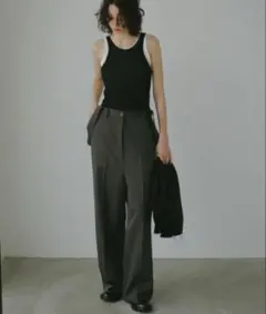 ETRE TOKYO カットオフクロップドブルゾン エトレトウキョウ カットオフクロップドブルゾン ネイビー - メルカリ